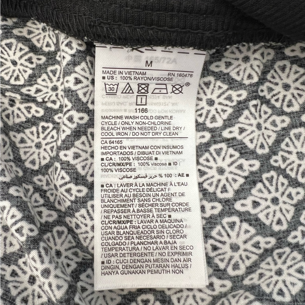 NWT Old Navy Patterned Pull-On Shorts - Picture 6 of 6